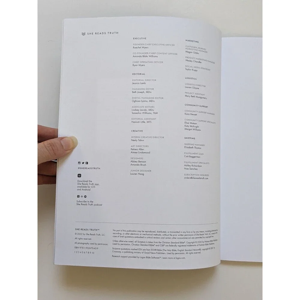 The Armor of God She Reads‎ Truth Bible Study 2022 Women’s Devotional Booklet